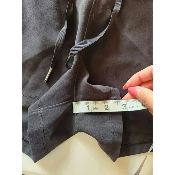 Lululemon On The Fly Shorts Black Size 4. - Picture 8 of 8